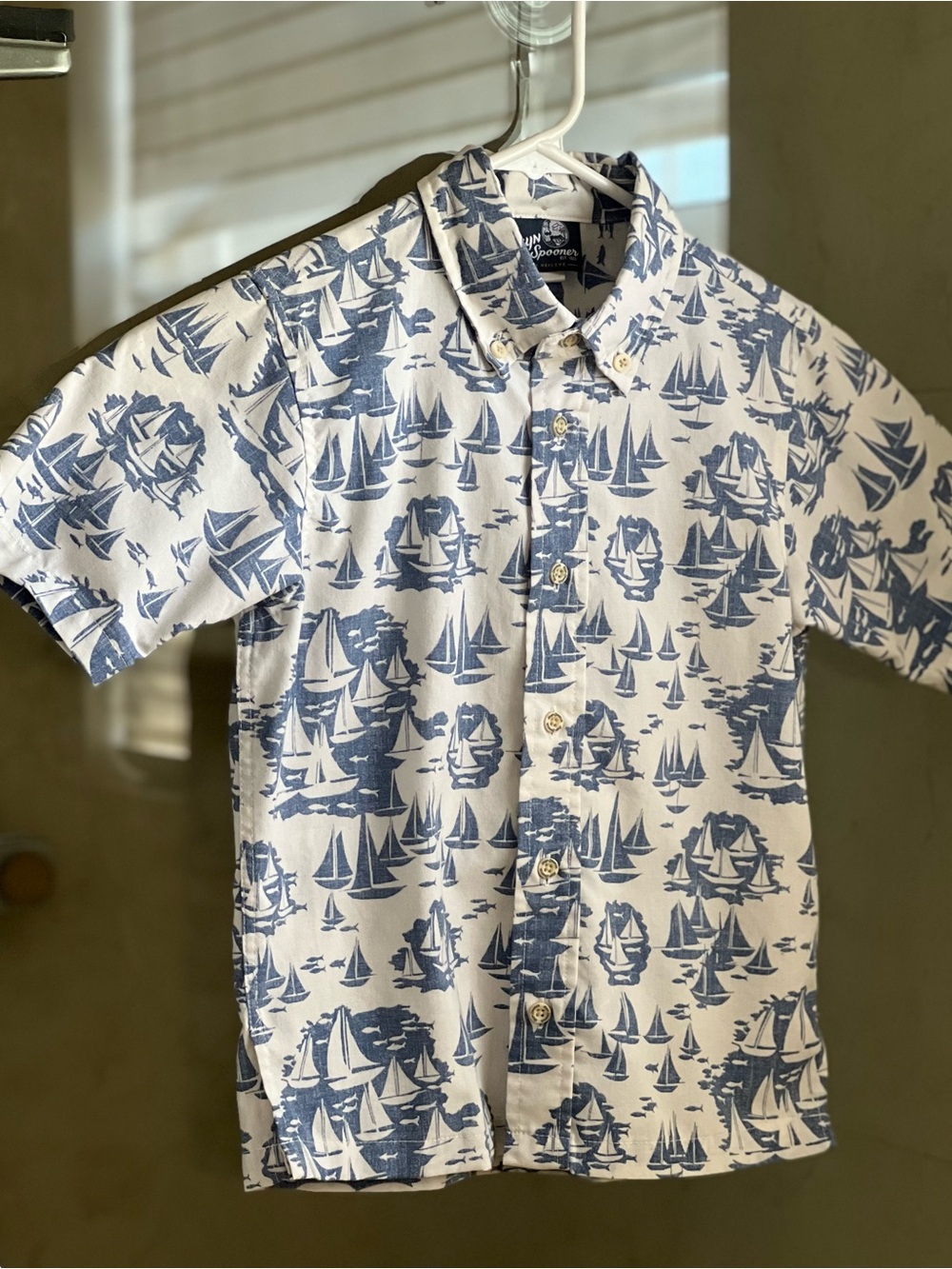 Reyn Spooner Sailboat Short Button-Down Hawaiian Shirt Kids Size S